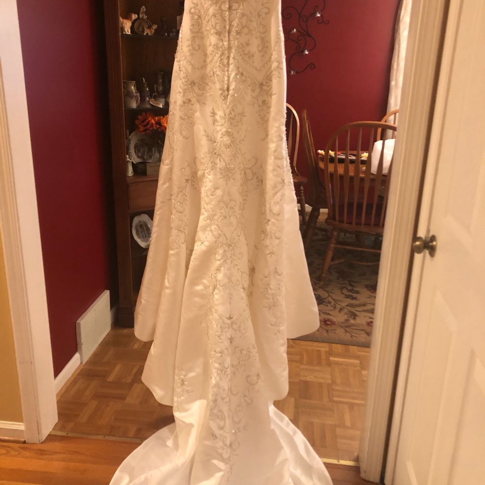 Size 6 - Cream Color - Fitted Mermaid Dress with Lots of Embroidery and Beadwork - Picture 5 of 6